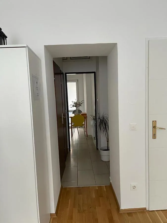 Vienna City Apartment 2