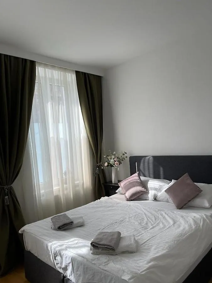 Vienna City Apartment 2