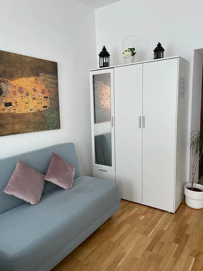 Vienna City Apartment 2