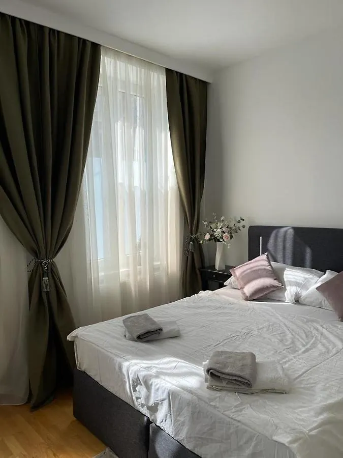 Vienna City Apartment 2 0*,
