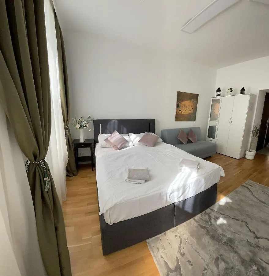 Vienna City Apartment 2